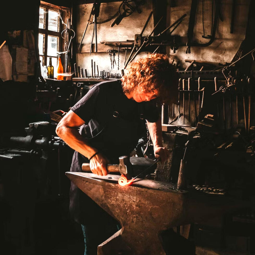 Artesanía local Pirineo, mercado de artesanía Pirineo, artesanos locales Pirineo, productos artesanales Pirineo, tesoros únicos Pirineo, souvenirs artesanales Pirineo, arte y manualidades Pirineo, compras de artesanía Pirineo, productos hechos a mano Pirin