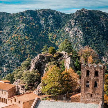 Excursiones culturales Pirineo, puntos de interés cultural Pirineo, sitios históricos Pirineo, visitas guiadas históricas Pirineo, patrimonio cultural Pirineo, exploración cultural Pirineo, turismo cultural Pirineo, tours históricos Pirineo, excursiones a