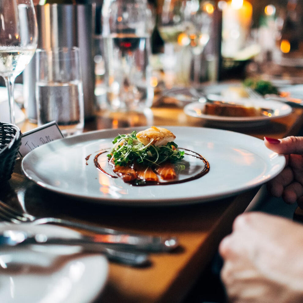 Degustación gastronomía local Pirineo, eventos gastronómicos Pirineo, platos tradicionales Pirineo, comida típica Pirineo, sabores del Pirineo, cocina regional Pirineo, turismo gastronómico Pirineo, experiencias culinarias Pirineo, rutas gastronómicas Piri